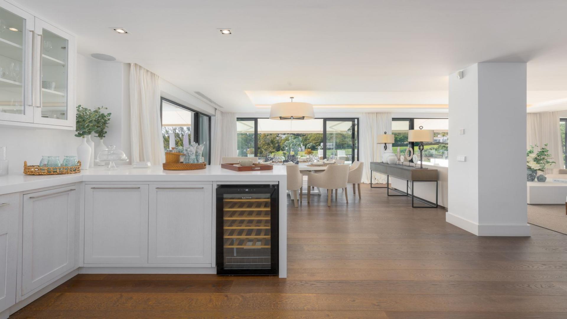 Luxurious 7-bedroom villa with pool in Nueva Andalucía, Málaga, for sale