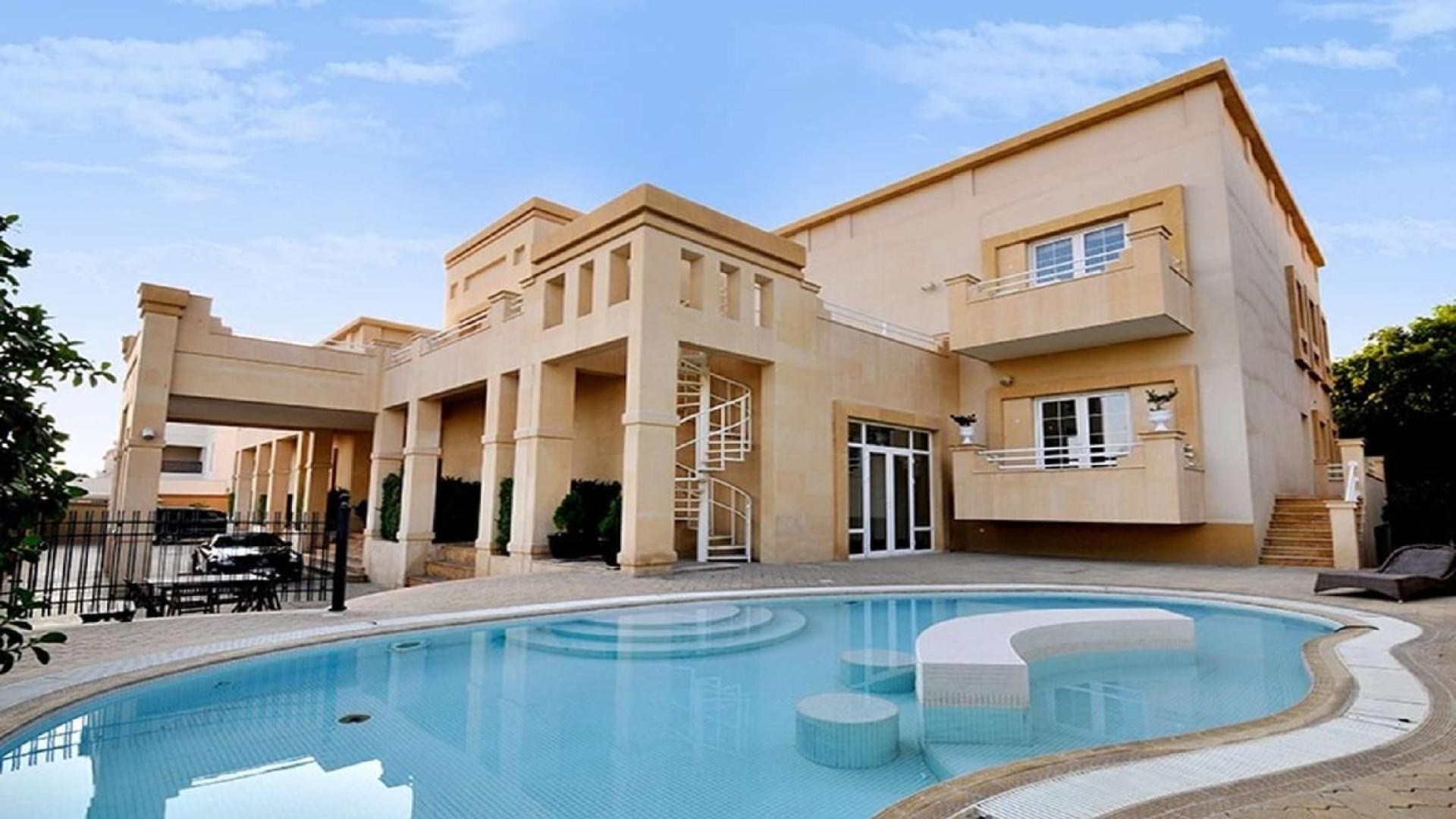 Luxurious villa with private pool in Umm Suqeim 3, Jumeirah, available for rent