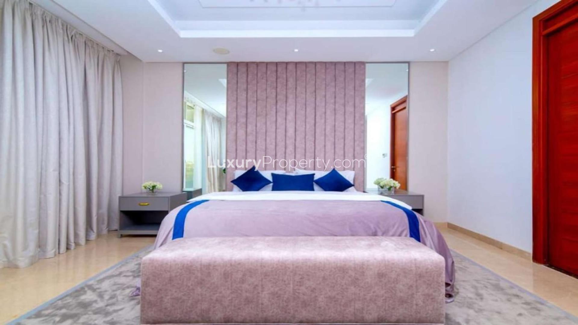 Luxurious living room in 8-bedroom villa, Palm Jumeirah, Dubai with elegant furnishings