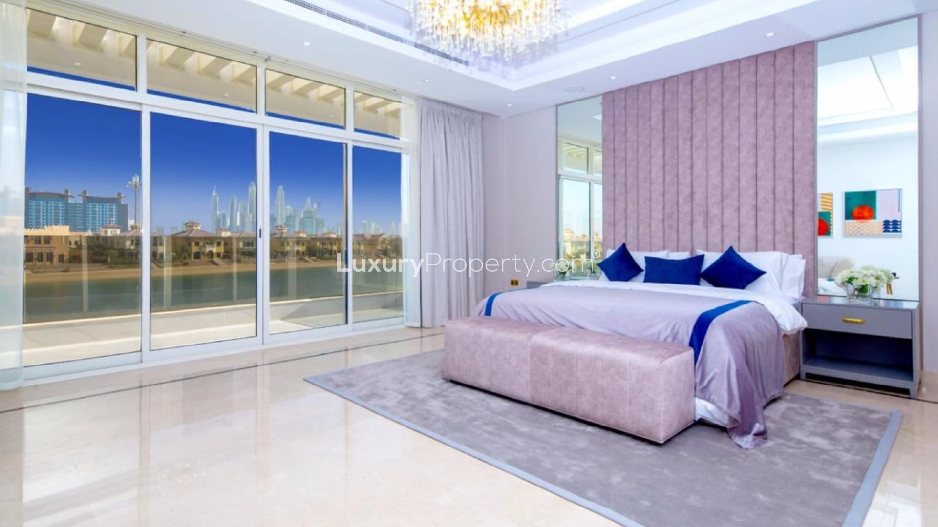 Luxurious living room in 8-bedroom villa on Palm Jumeirah, elegant decor and spacious layout