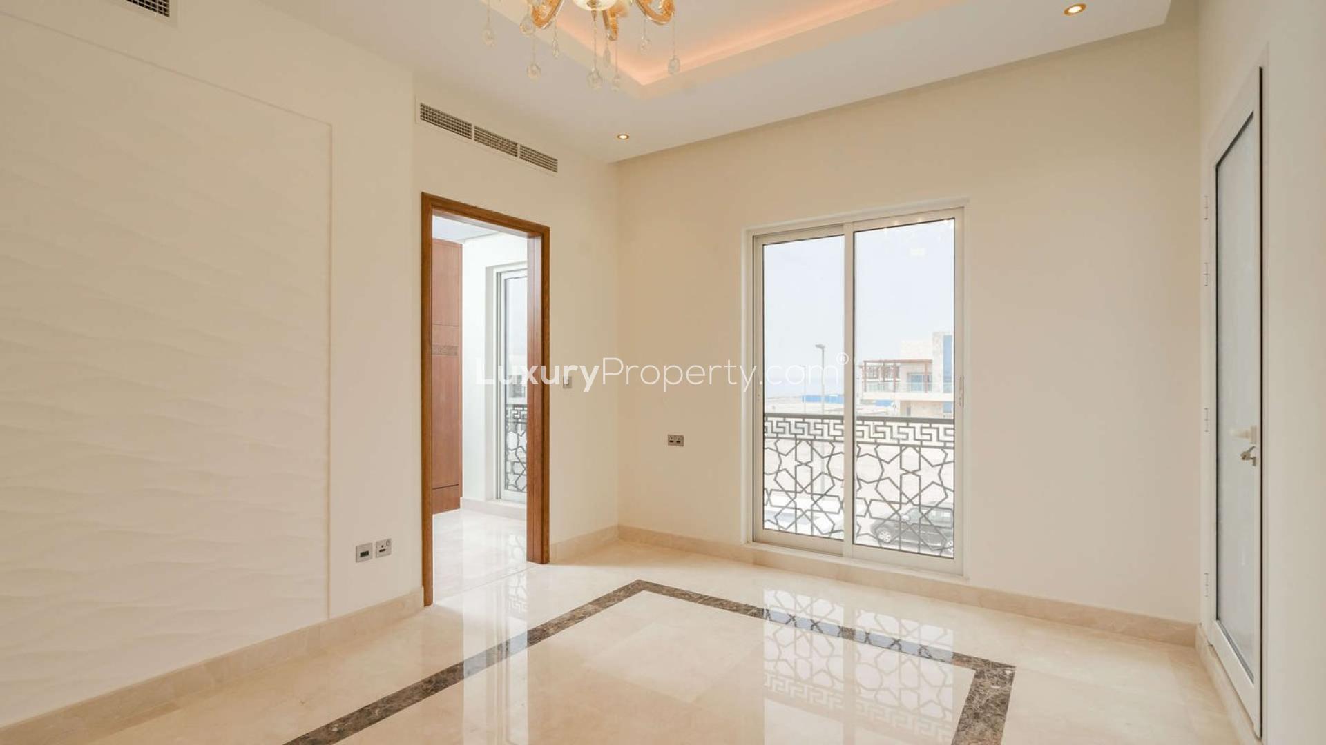 Elegant spiral staircase in luxury 8-bedroom villa for sale, Pearl Jumeirah, Dubai
