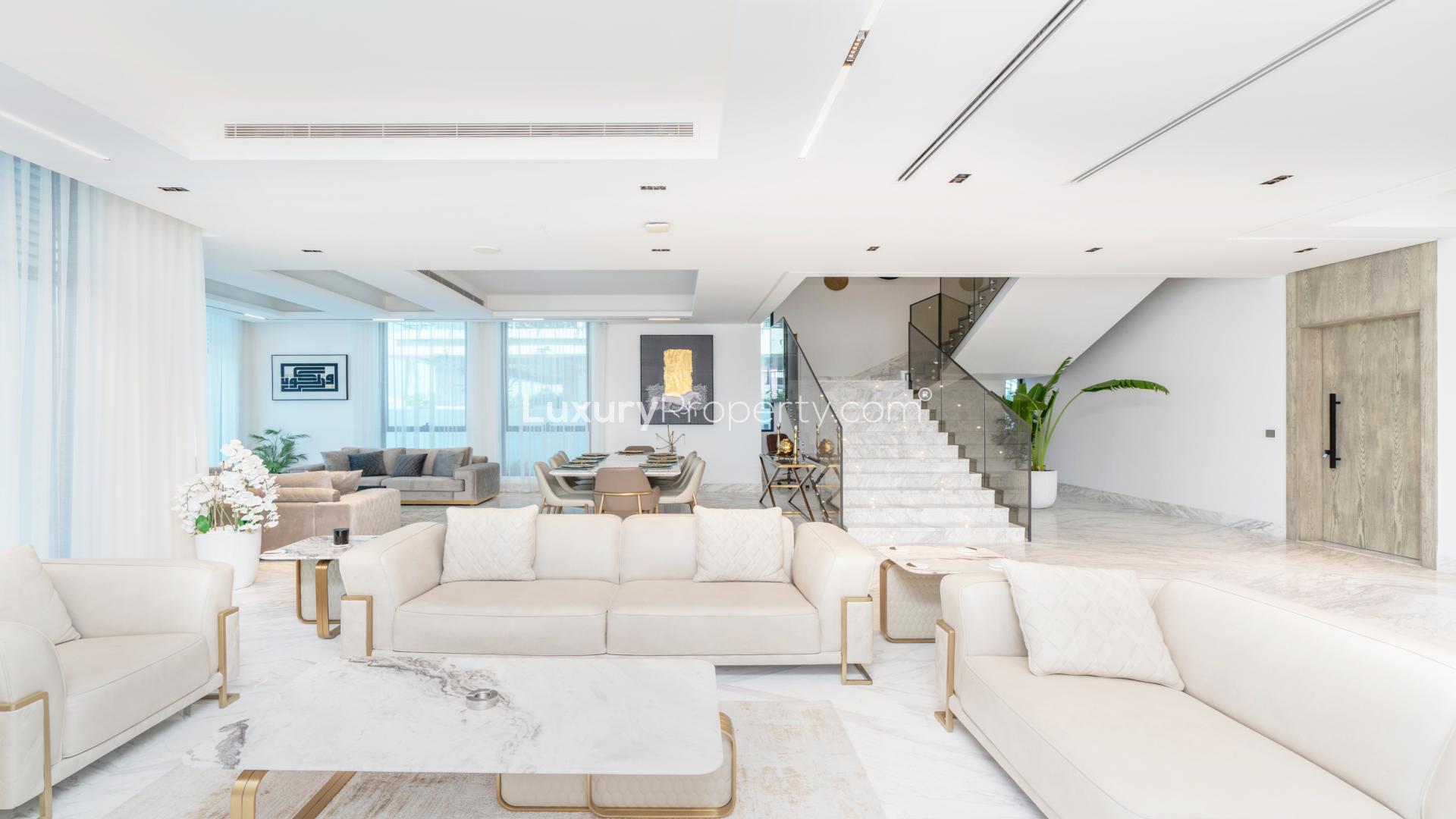 Luxurious living room in 8-bedroom villa, Palm Jumeirah Signature Villas, LP42994