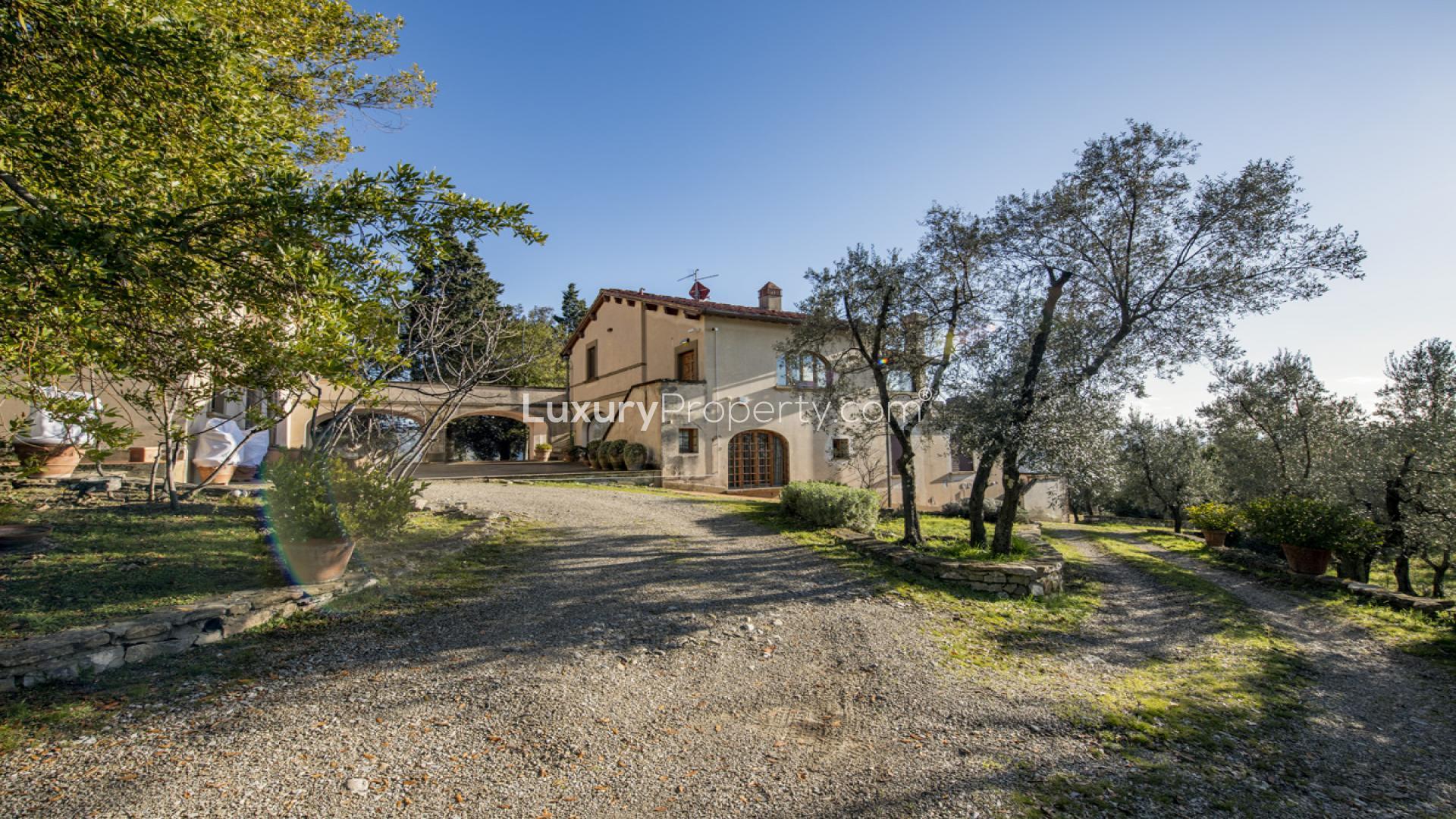 Villa Aurora Fiorentina for sale, Florence: stunning 8-bedroom villa with scenic views