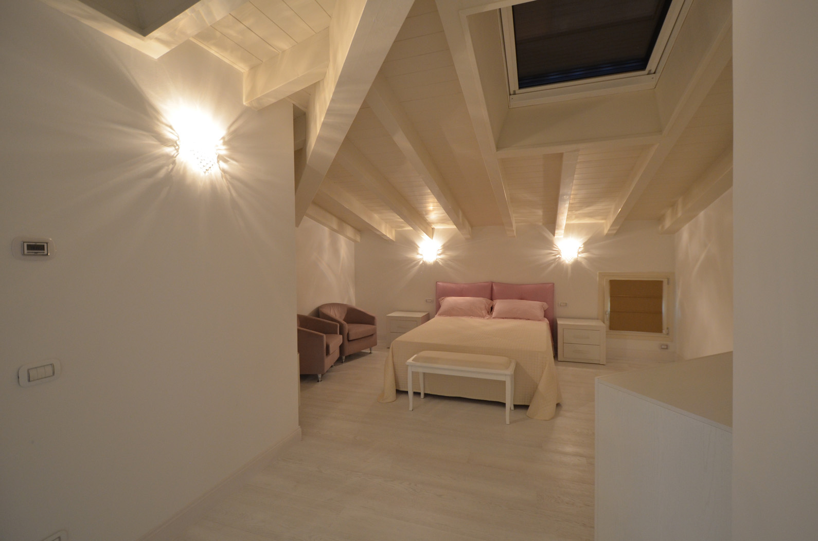 Modern spacious living area in Villa Giotto, Lucca. 8-bedroom villa for sale, Italy