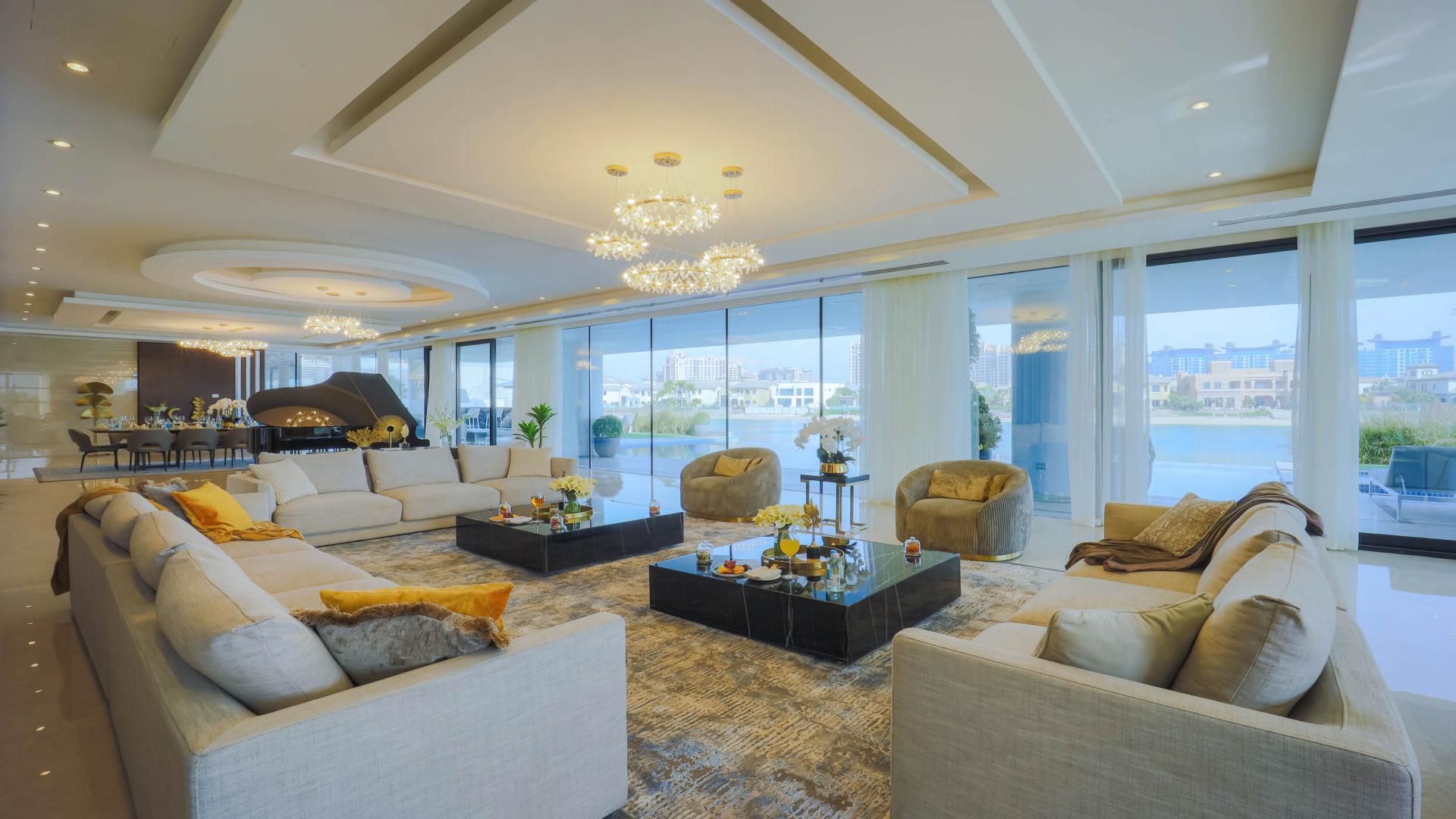 Elegant dining room in 8-bedroom villa for rent, Palm Jumeirah Signature Villas