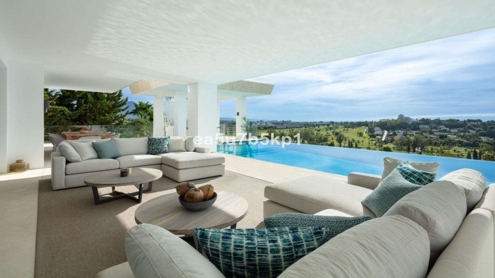 Luxurious villa in El Paraiso, Estepona with infinity pool and stunning sea view
