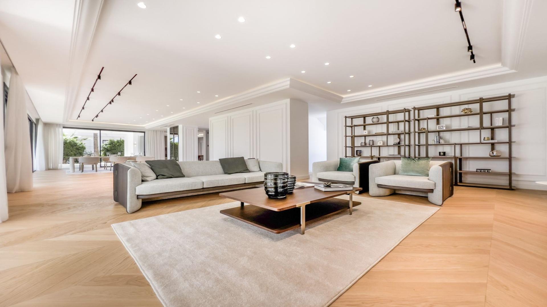 Luxury living room in 6-bed villa, Marbella, The Golden Mile, Málaga, for sale