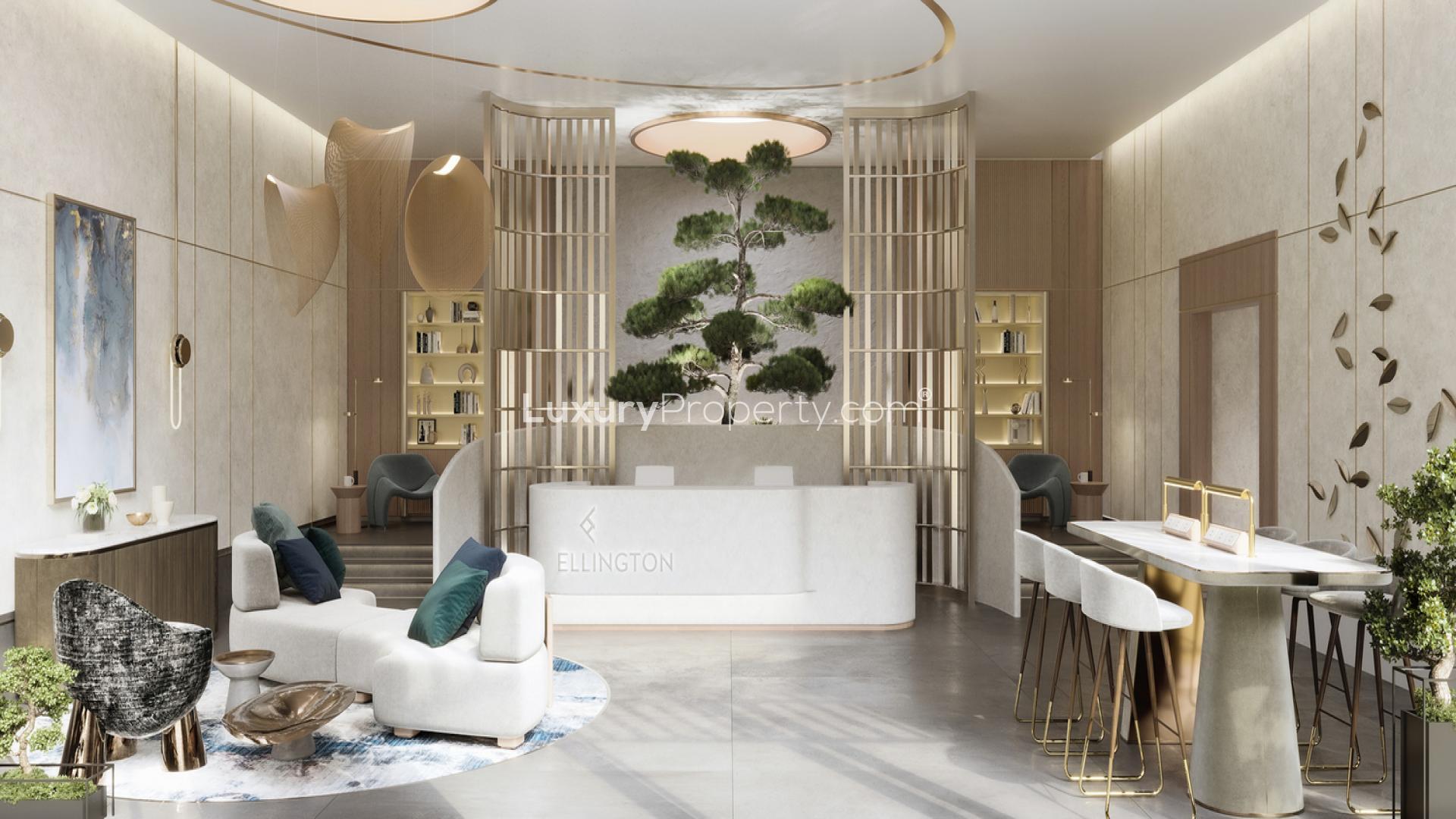 Rooftop pool and garden at The Crestmark Studio Apartment, Business Bay