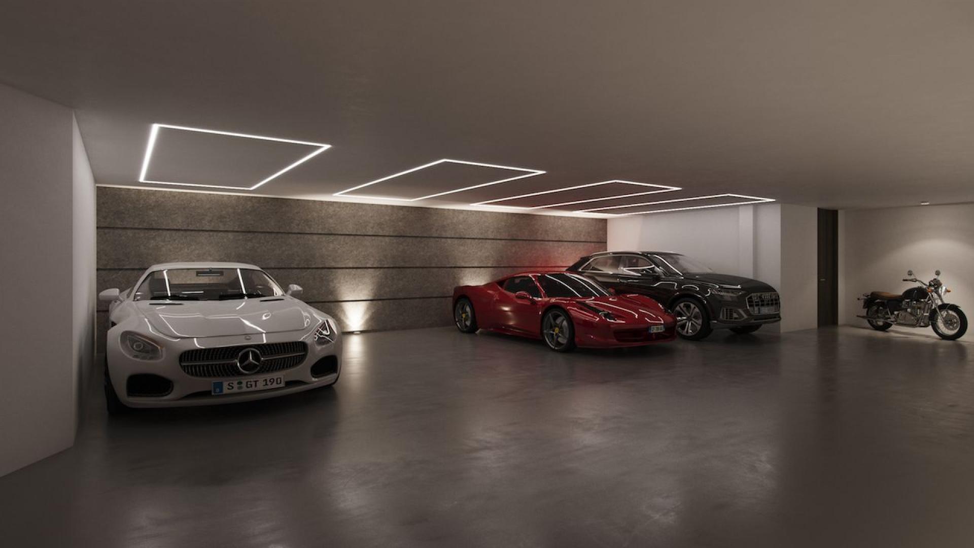 Luxurious 7-bedroom villa with pool and mountain views in Marbella Golden Mile