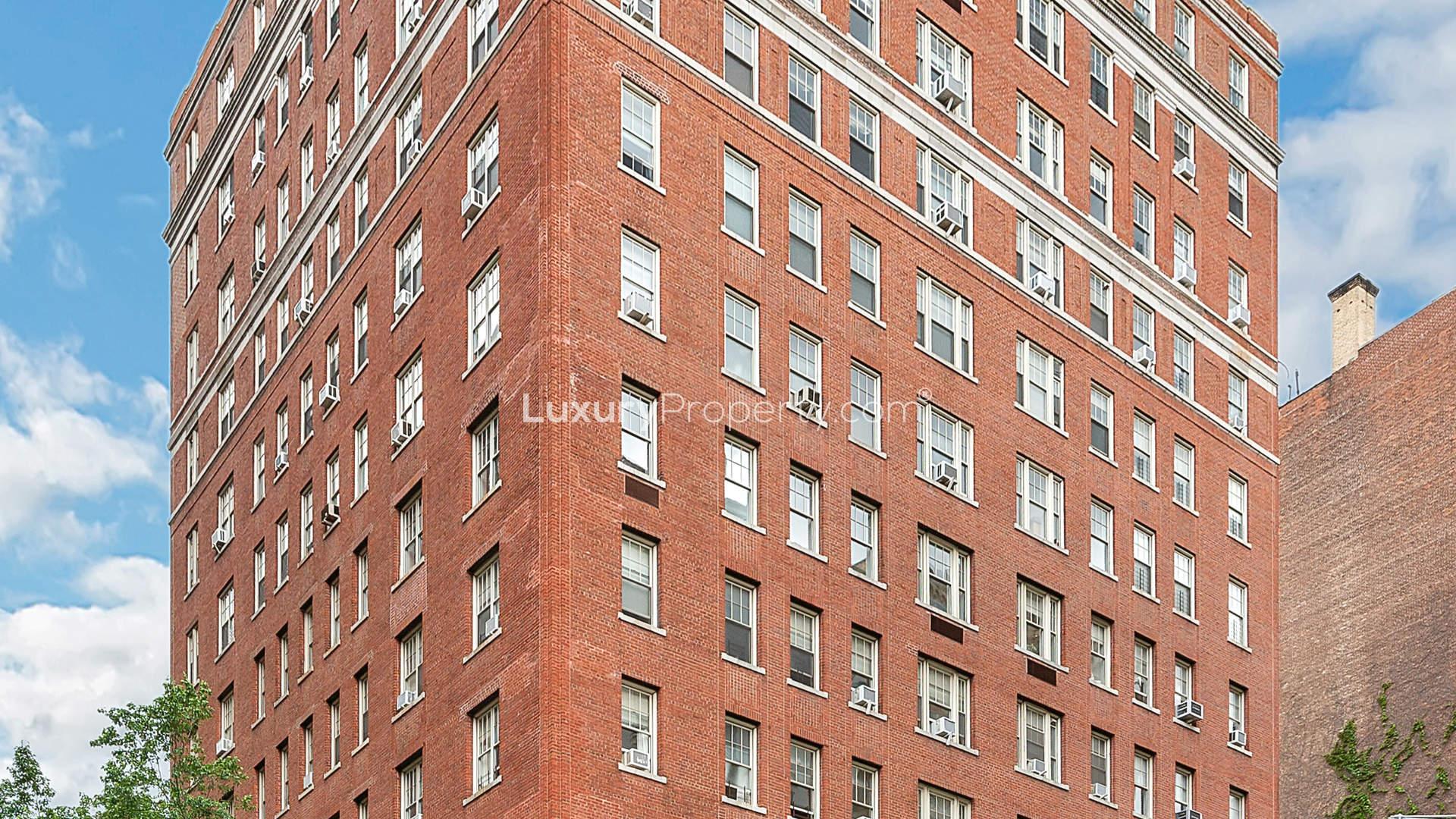 Elegant lobby in Manhattan apartment for sale, West End Avenue, New York