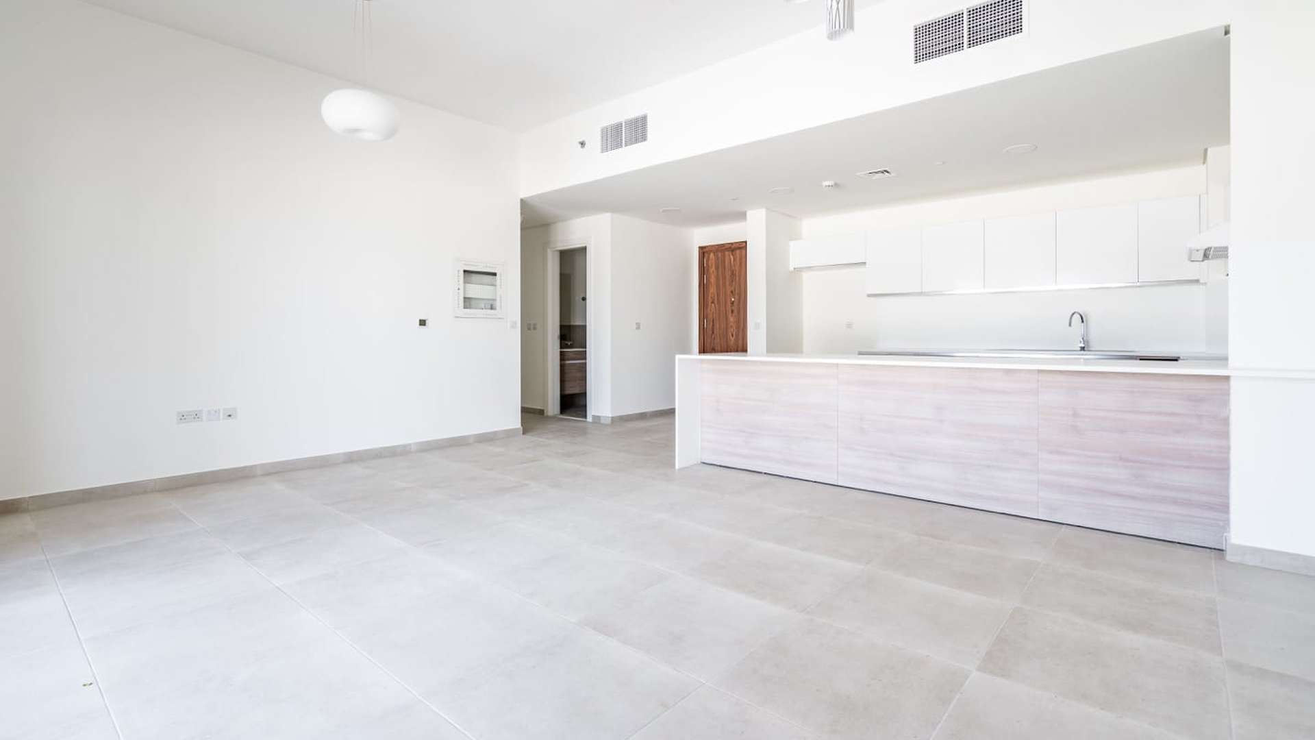 Modern kitchen in brand new 3-bedroom Alandalus Tower A apartment for sale