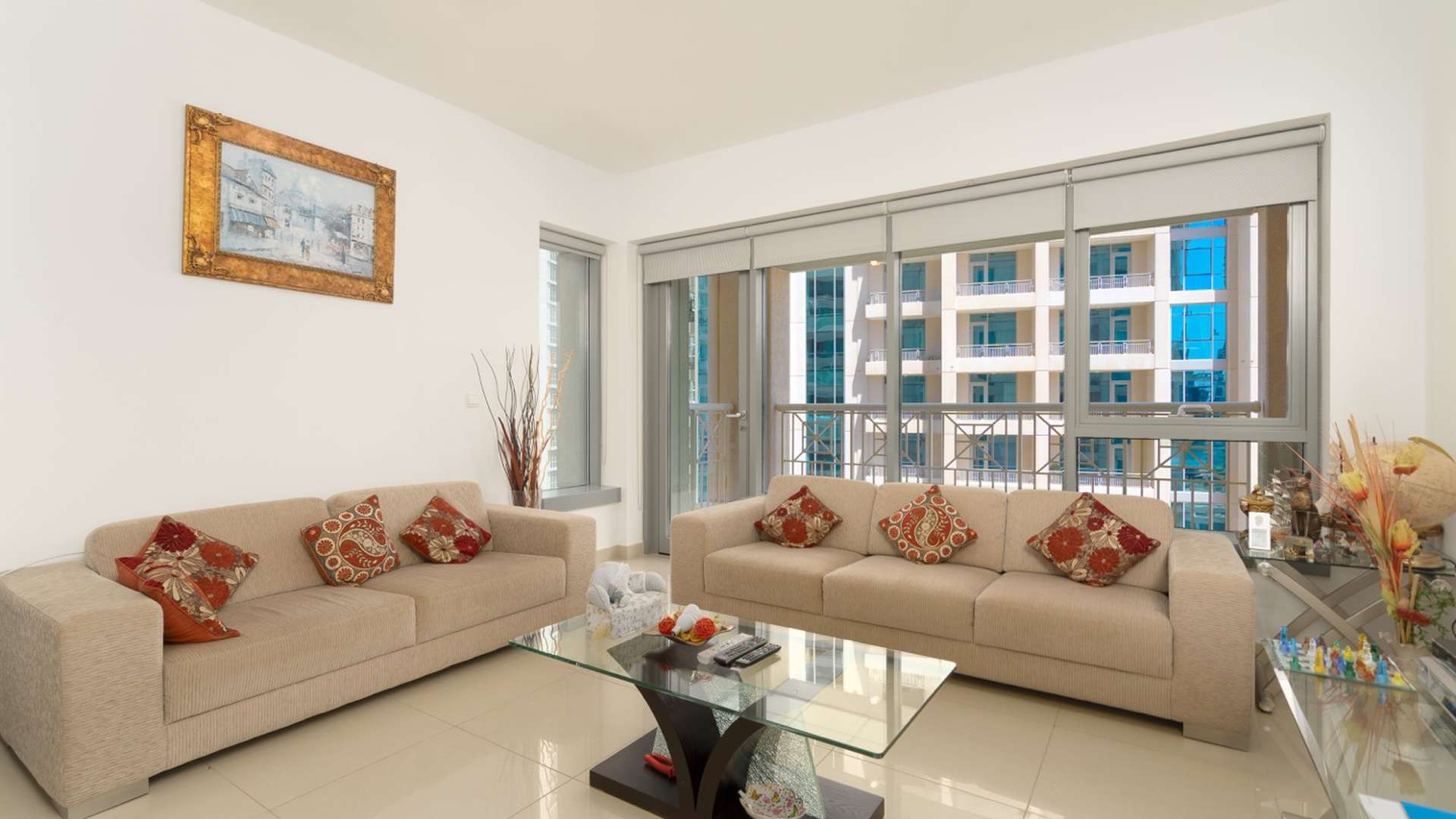 Luxurious kitchen in 1-bedroom apartment, 29 Burj Boulevard, Downtown Dubai, for sale