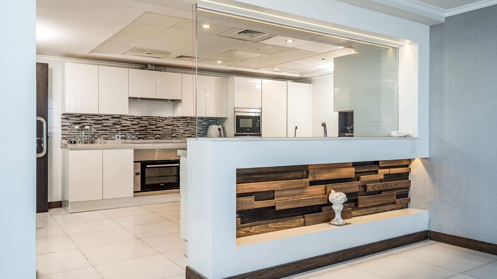 Elegant living room with panoramic views in 23 Marina Tower, Dubai Marina apartment