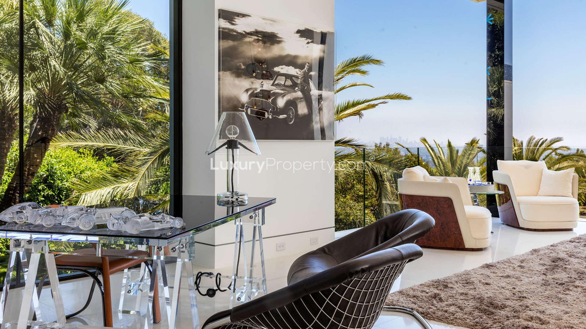 Luxury 38,000 Sq.Ft. villa with pool in East Gate Bel Air, Los Angeles