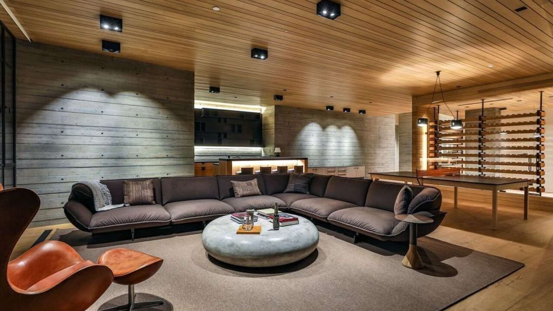 Luxurious 7-bedroom villa with ocean views, pool, and modern design in Riviera Palisades, CA