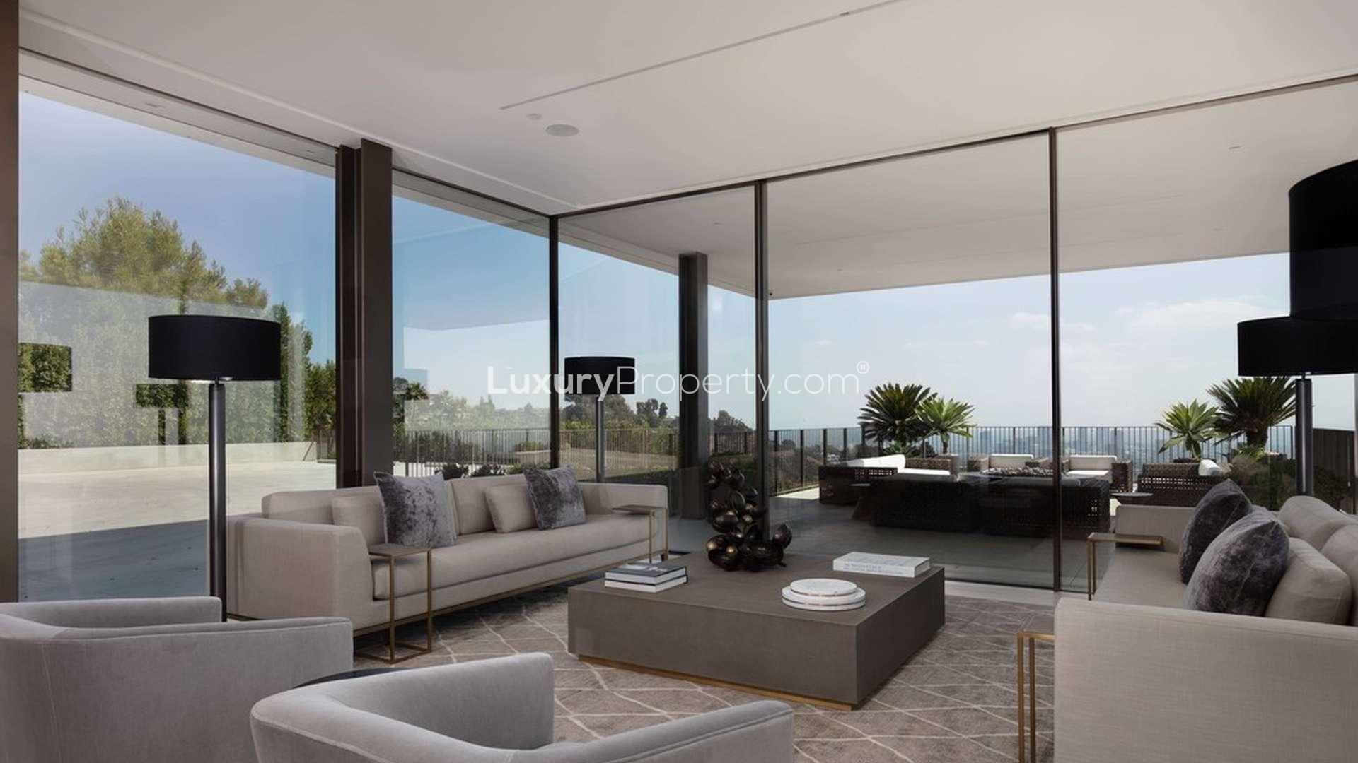 Luxurious nine-bedroom villa with pool and hillside views in Bel Air, Los Angeles