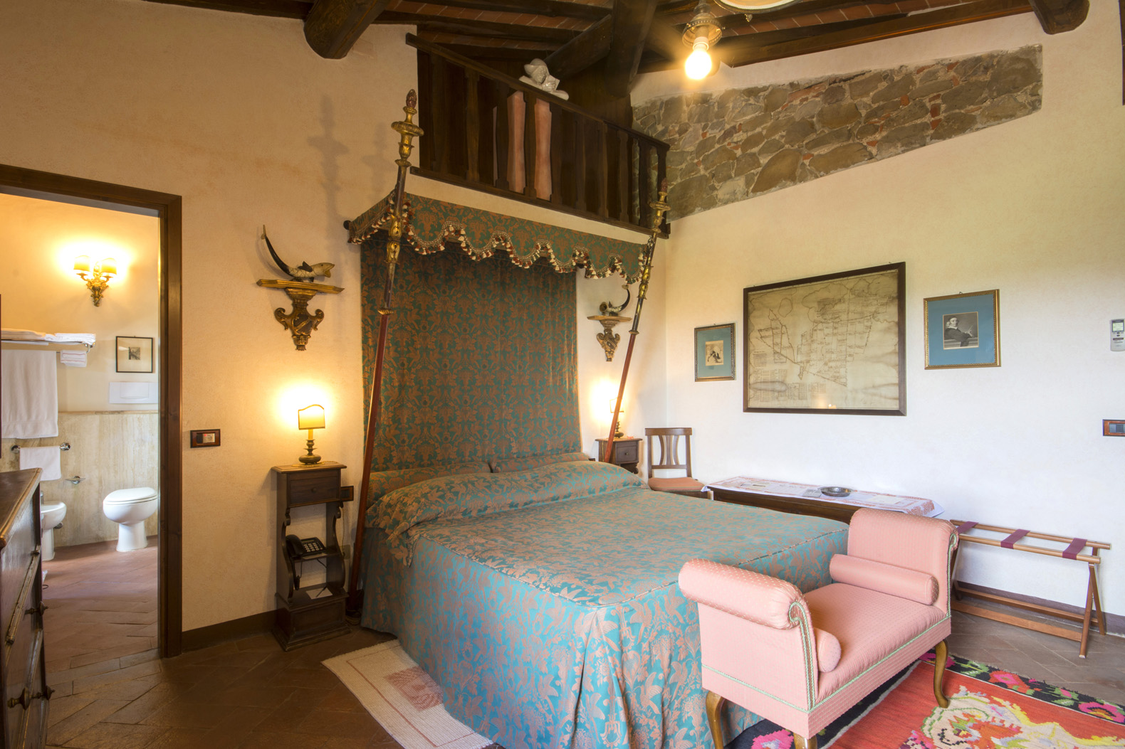 Luxurious Tuscany villa with pool, garden, and scenic views in Castello Del Conte