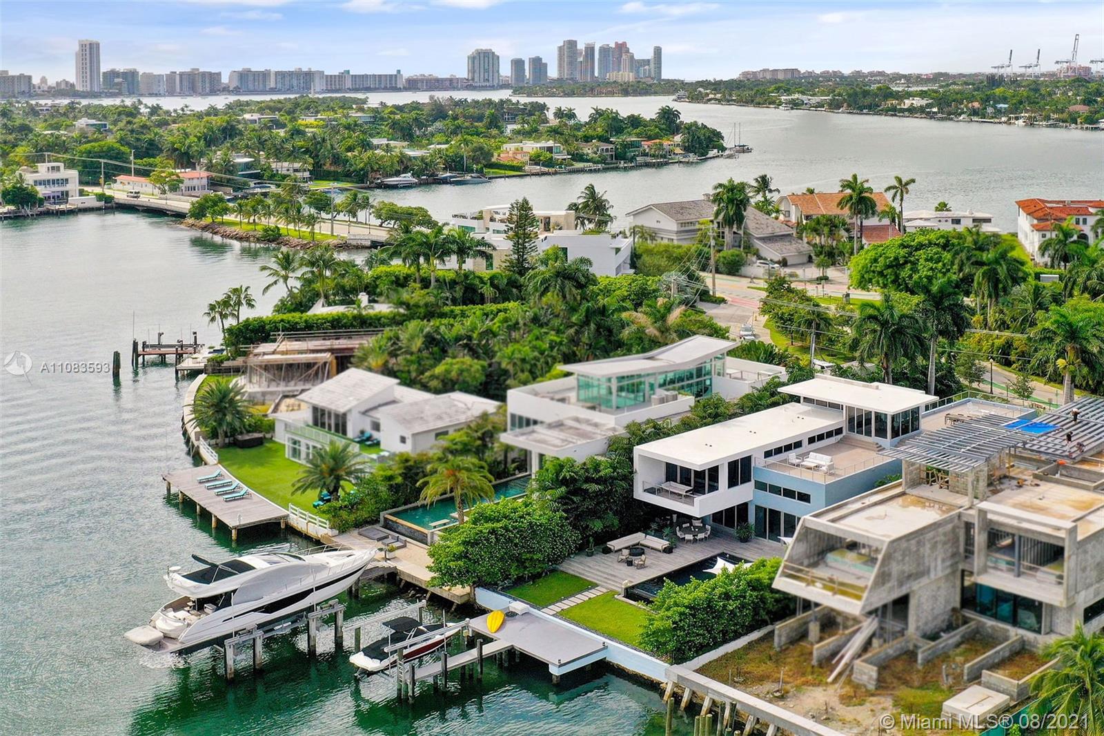Floor plan of 5-bedroom villa at 1379 N Venetian Way, Miami, Florida