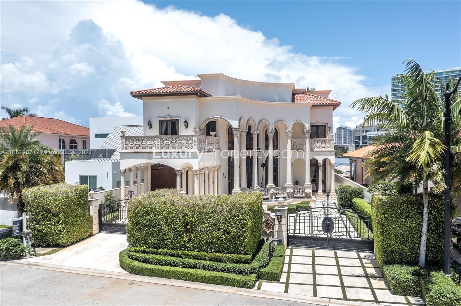 Luxurious eight-bedroom palazzo villa entrance with columns, Sunny Isles Beach, Miami, for sale