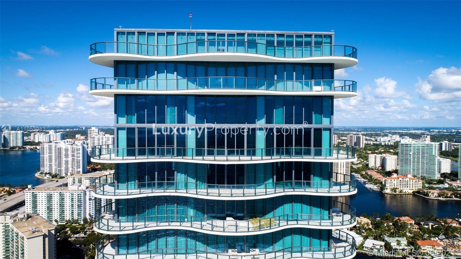 Modern beachfront villa overlooking ocean in Sunny Isles Beach, Miami, six bedrooms, for sale