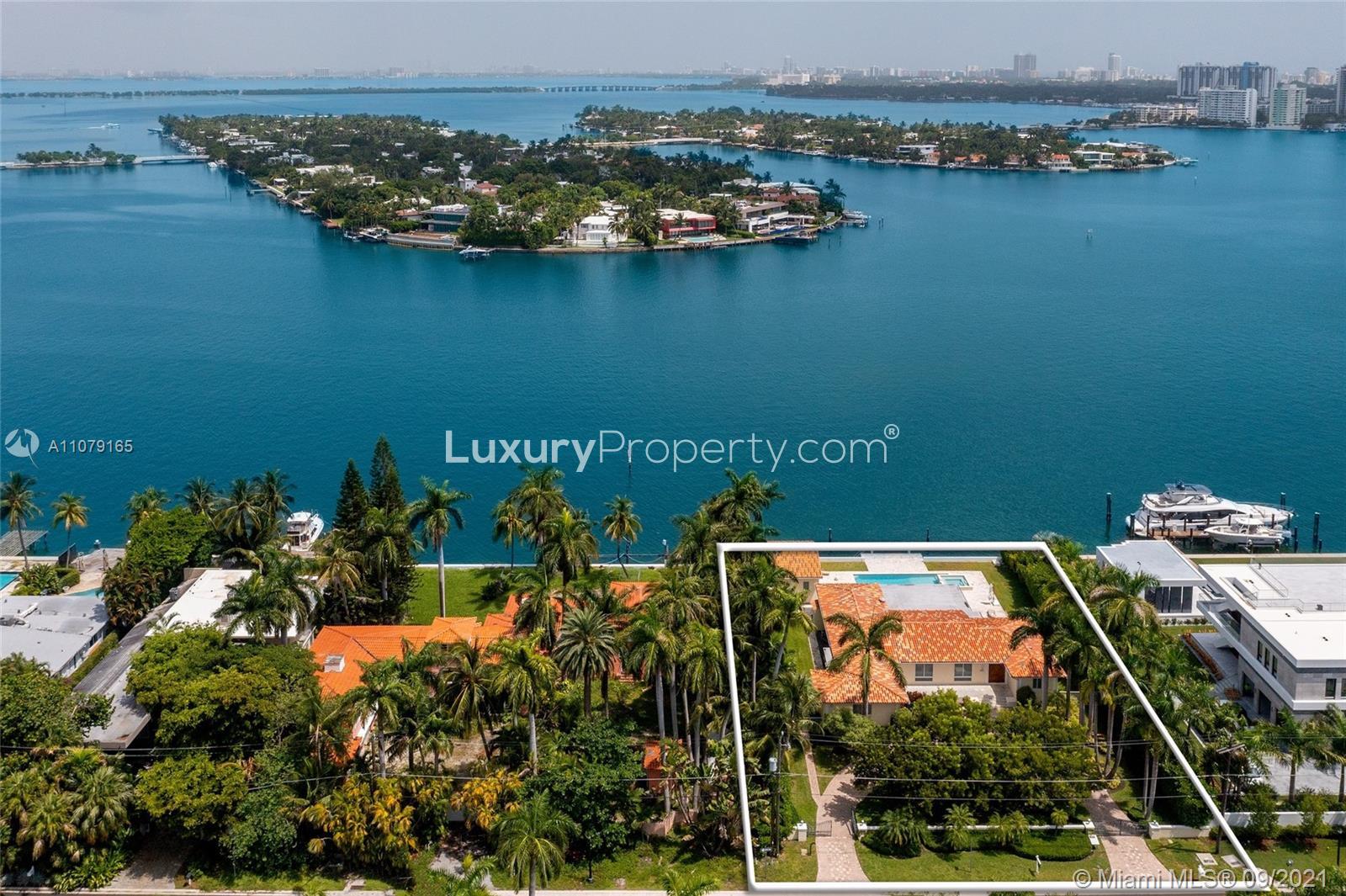Prestigious bayfront villa in Miami Beach, Hibiscus Island, with pool and stunning city views