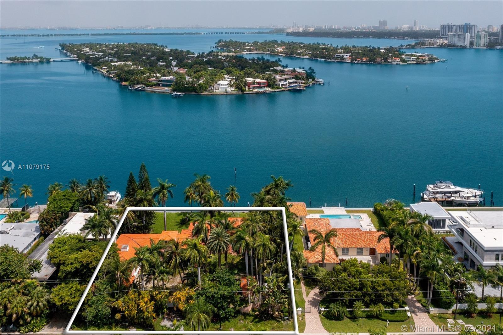 Oceanfront single-family plot for sale, 225 N Hibiscus Dr, Miami Beach, aerial view