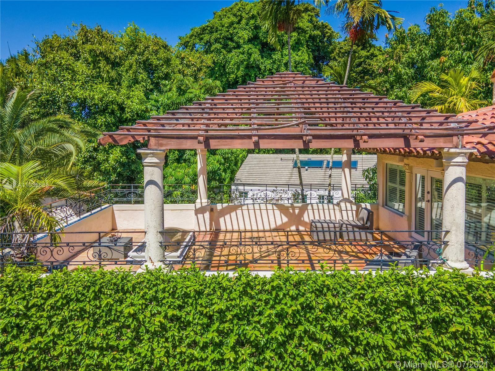 Luxury garage with classic cars in 6-bed Miami villa for sale, Stewart Ave