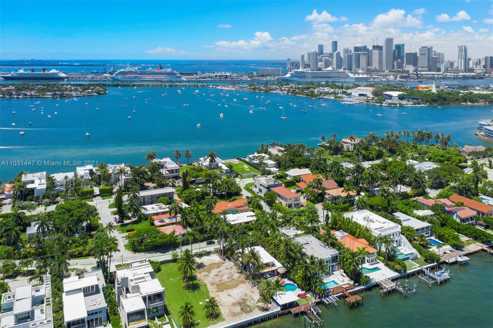 Furnished waterfront villa for sale, 1320 S Venetian Way, Miami, with stunning bay view