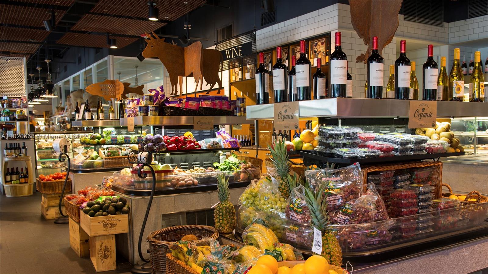 Luxurious living room with ocean view in Miami villa, Fisher Island Dr, Florida