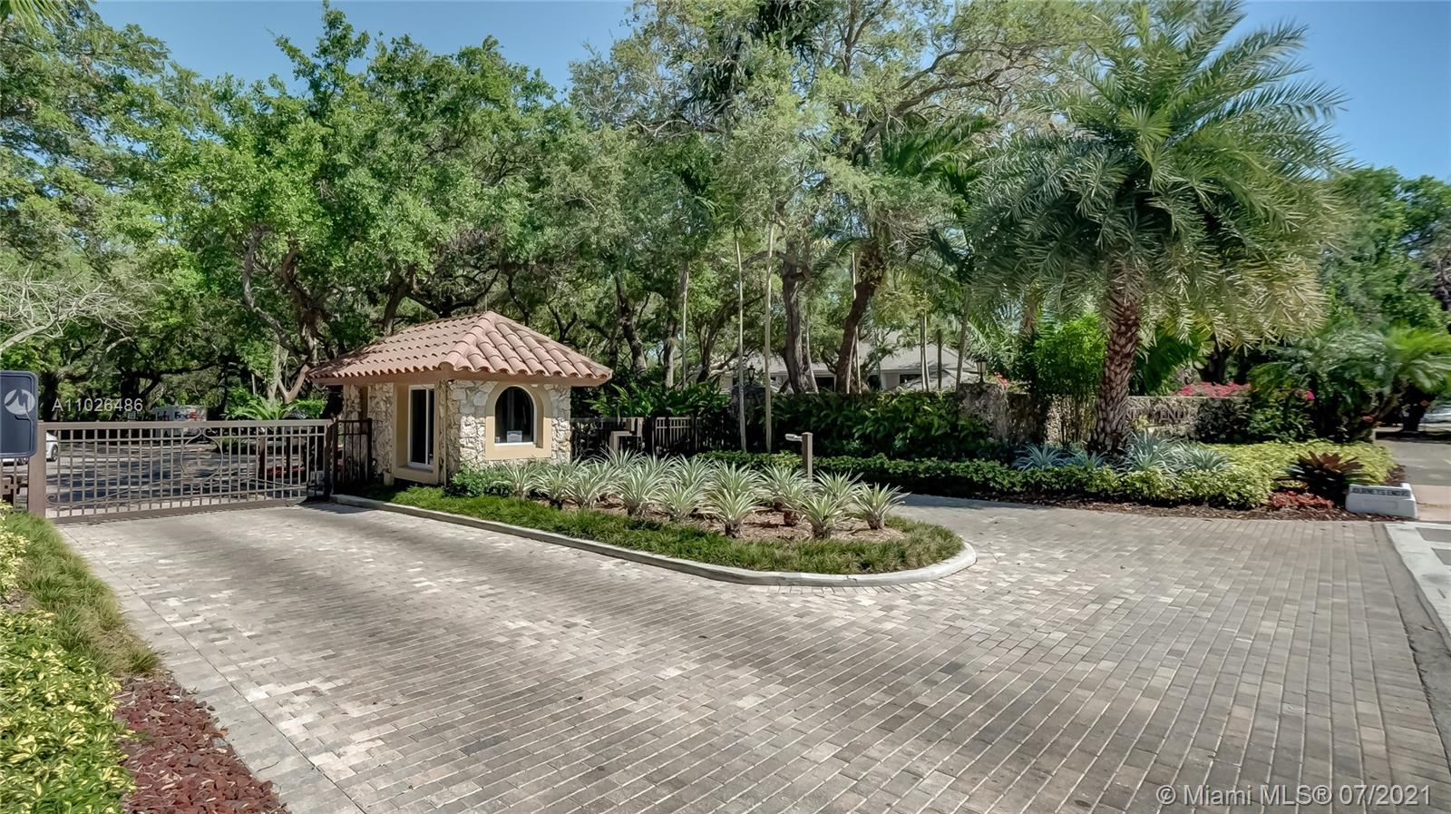 Seven-bed villa with modern design and lush landscaping in Coral Gables, Miami