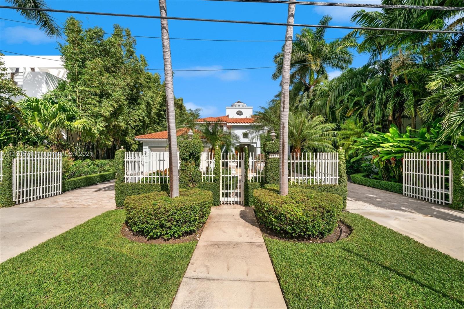 5-bedroom villa with lush garden, gated entrance in Miami, Florida, for sale