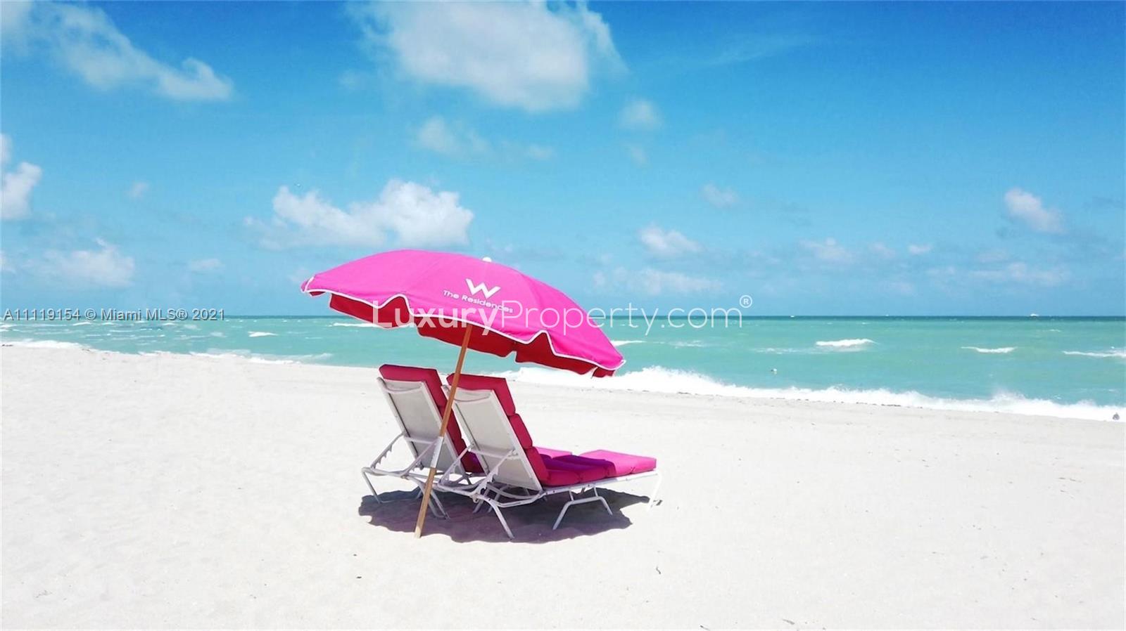 Floor plan of oceanfront corner penthouse for sale at 2201 Collins Avenue, Miami