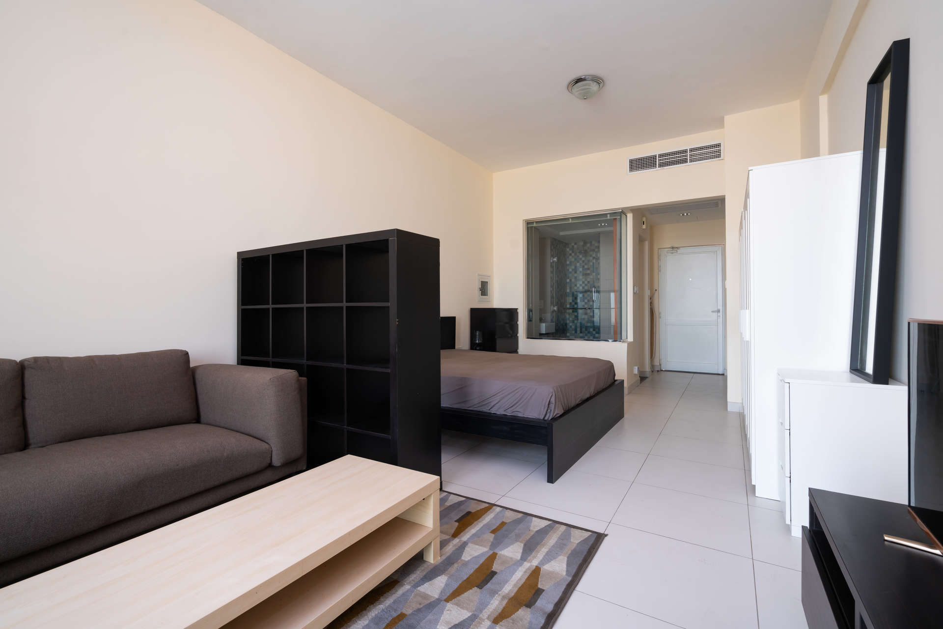 N/A,Fully furnished studio apartment interior in Palm Views, Palm Jumeirah, for rent