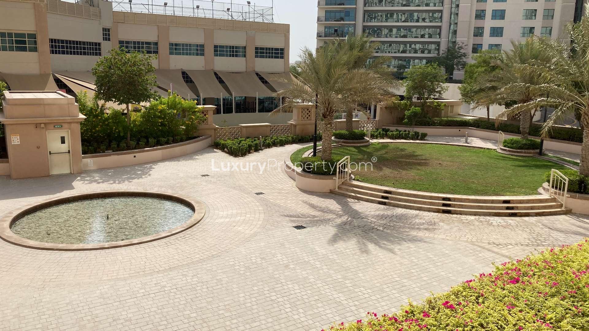 Modern kitchen and hallway in 1-bedroom apartment, Mosela, The Views. For sale