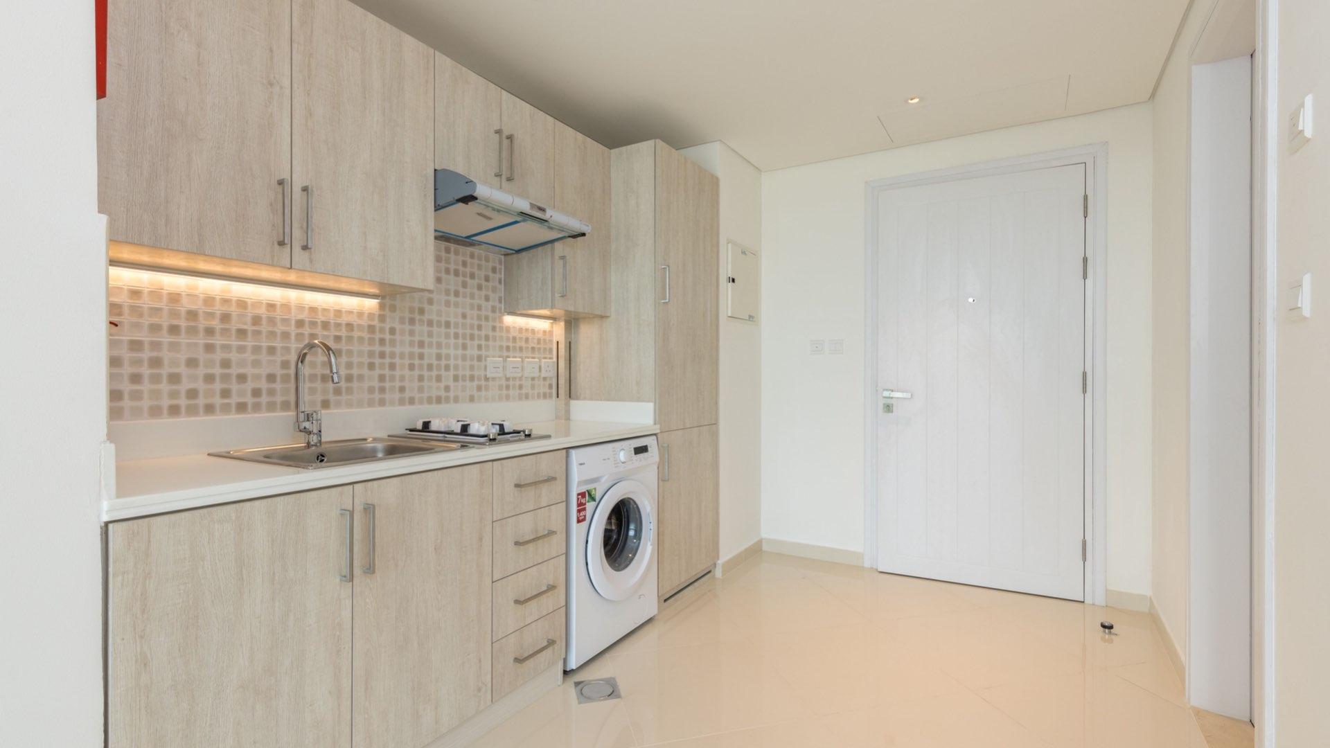 Bright studio apartment with city view windows at Seven Palm, Palm Jumeirah