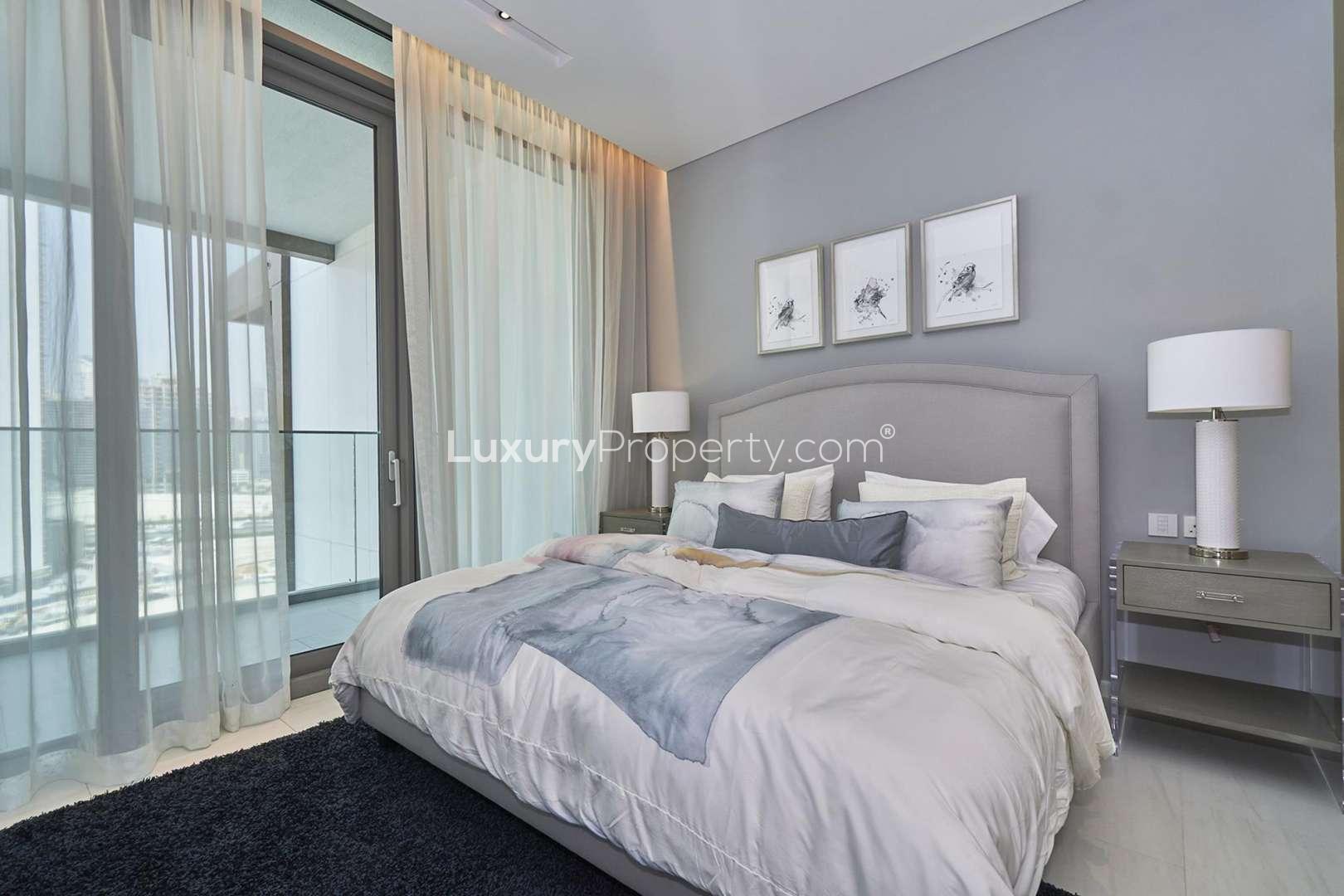 Luxurious bathroom in studio apartment, SLS Dubai Residences, Business Bay, modern fixtures, elegant design