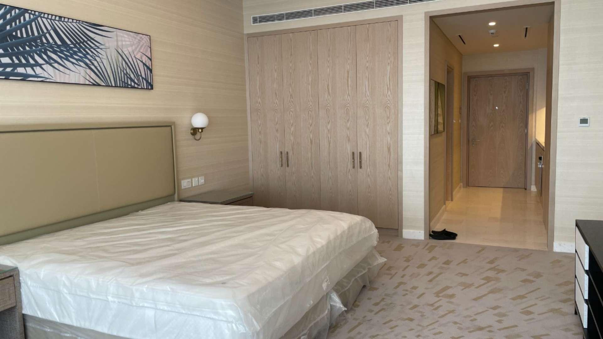 Luxurious studio apartment interior in The Palm Tower, Palm Jumeirah, for sale