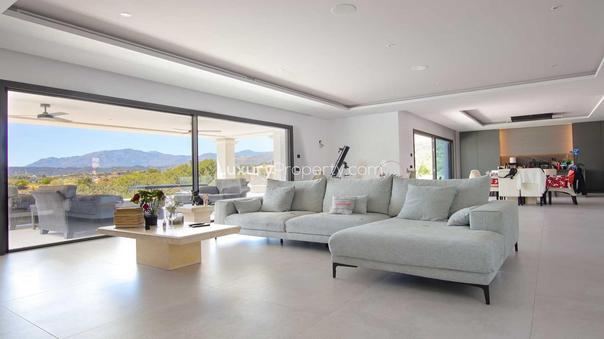 Luxury 5-bedroom villa with pool in Marbella Club Golf Resort, Benahavís, for sale