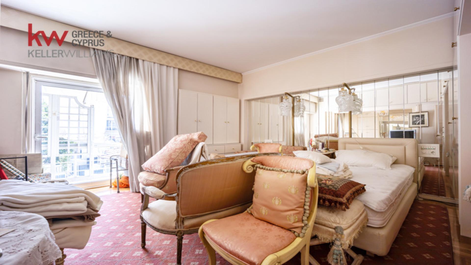 Luxurious bedroom in 5-bedroom apartment for sale, Kolonaki Anaktora, Athens