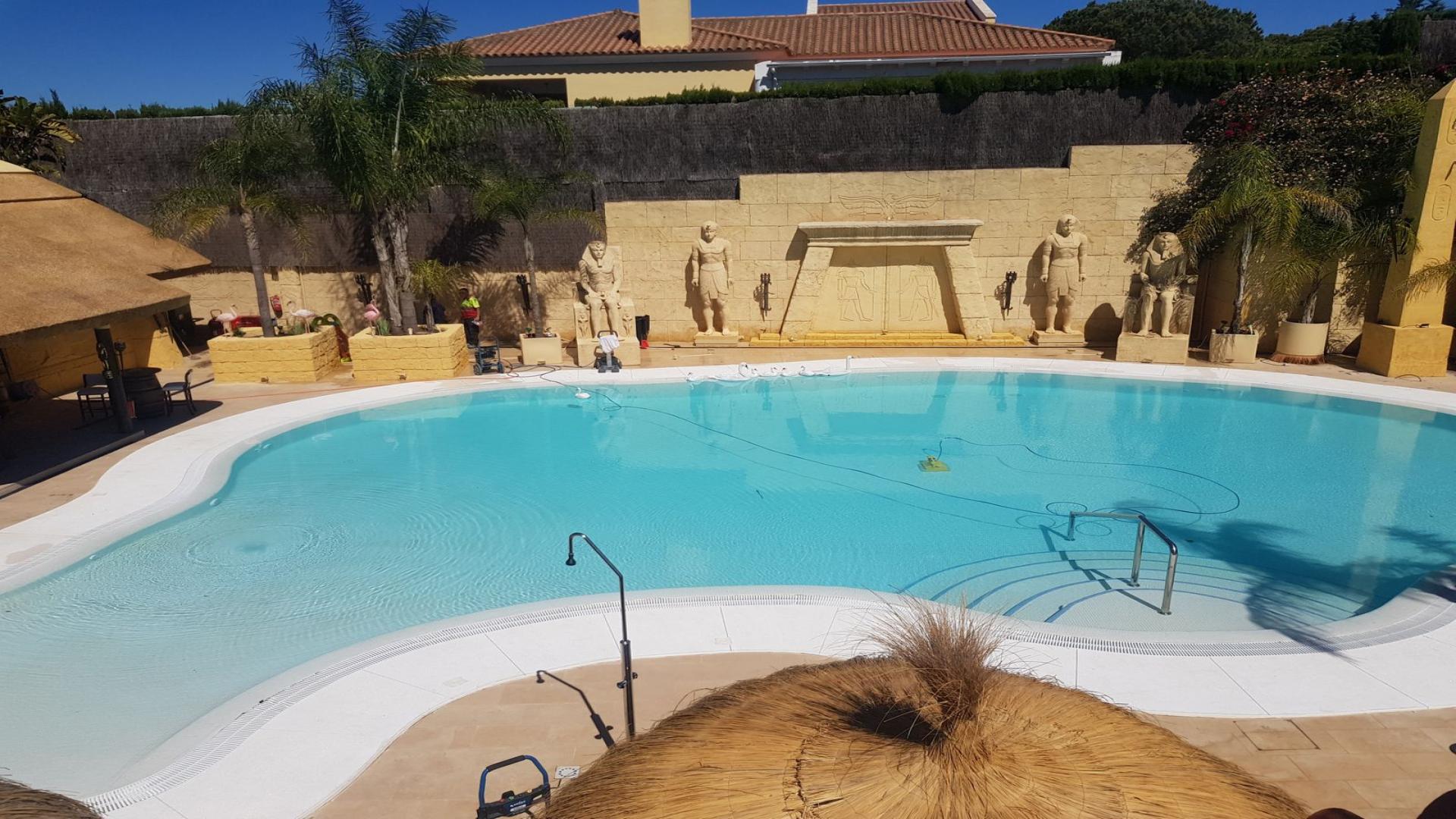 "Luxury 6-bedroom villa with pool in Sotogrande, Spain, for sale, Ref: LP44662.",Luxury villa pool with statues in Sotogrande, Cadiz, Spain for sale