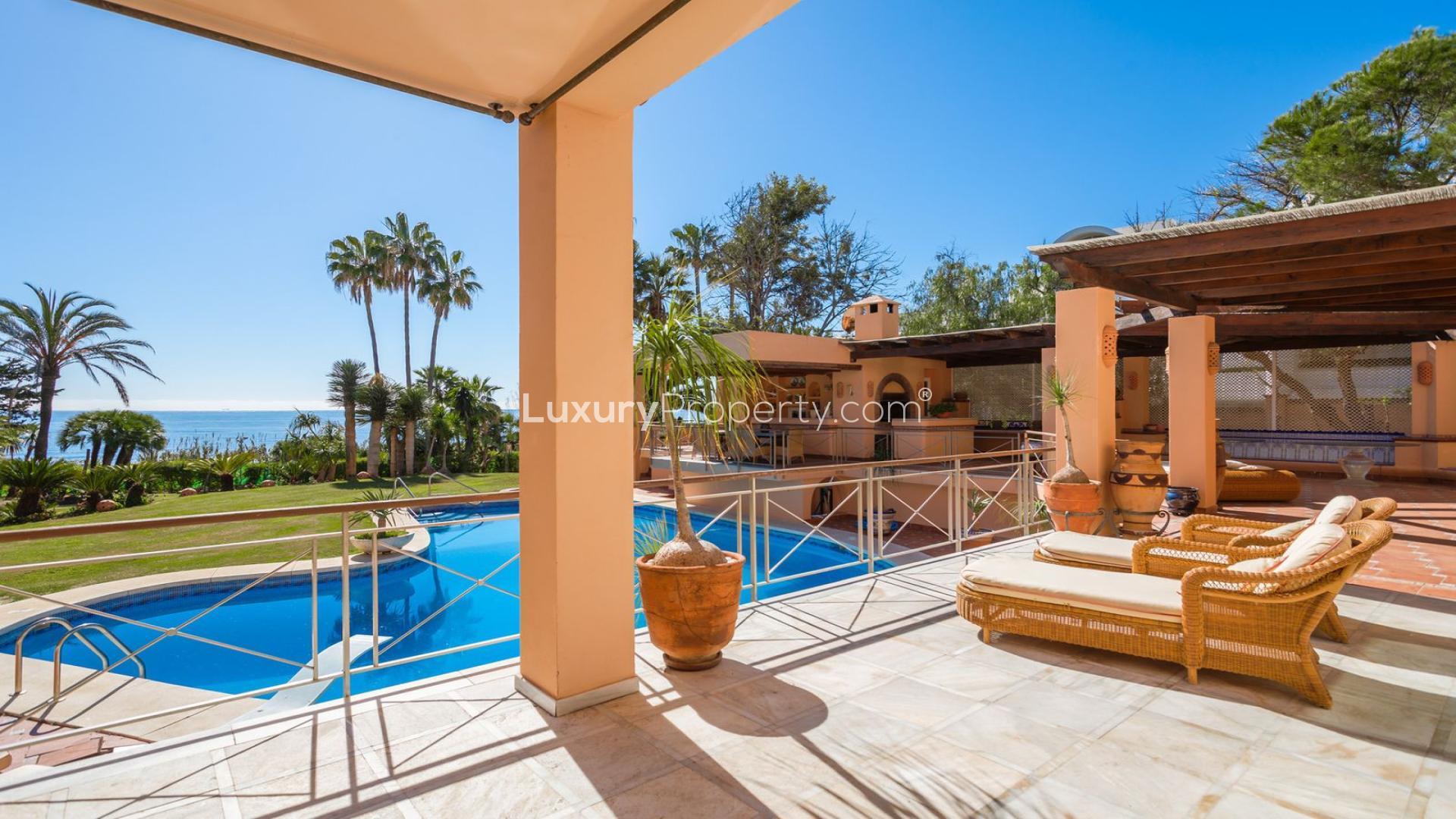 Luxurious beachfront villa patio with ocean view, Estepona, New Golden Mile, Málaga