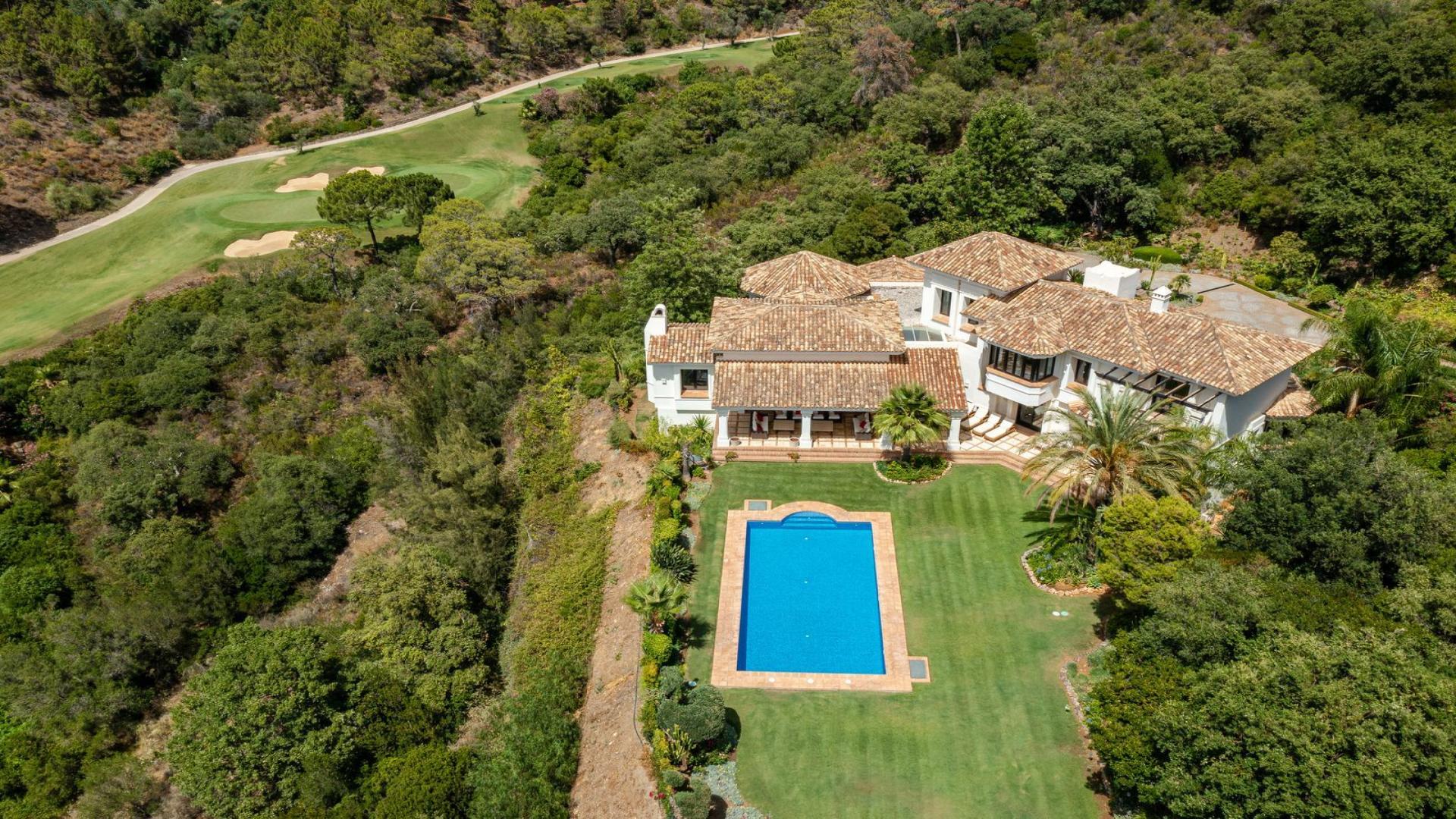 Frontline golf villa in La Zagaleta with panoramic views and lush surroundings for sale