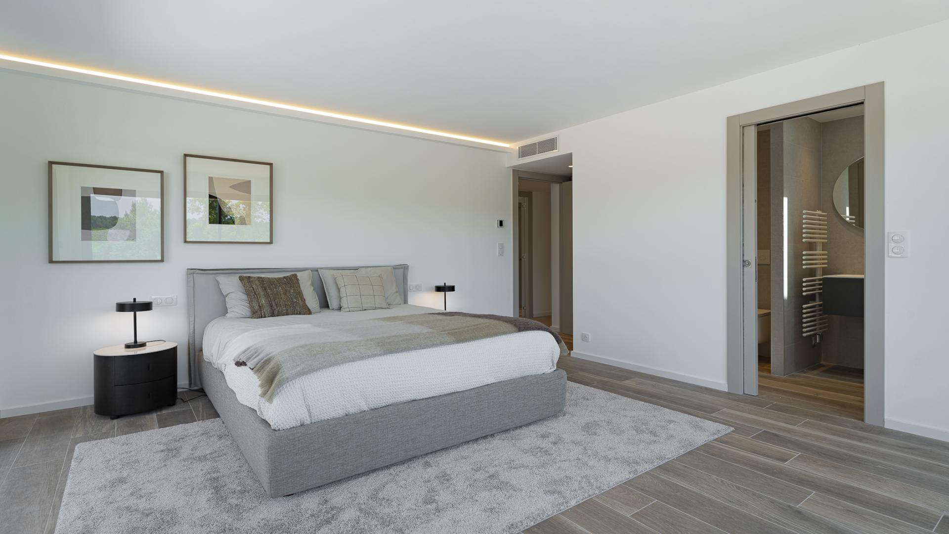 Outdoor patio seating with garden view at Domaine de Terre Blanche villa, LP46018