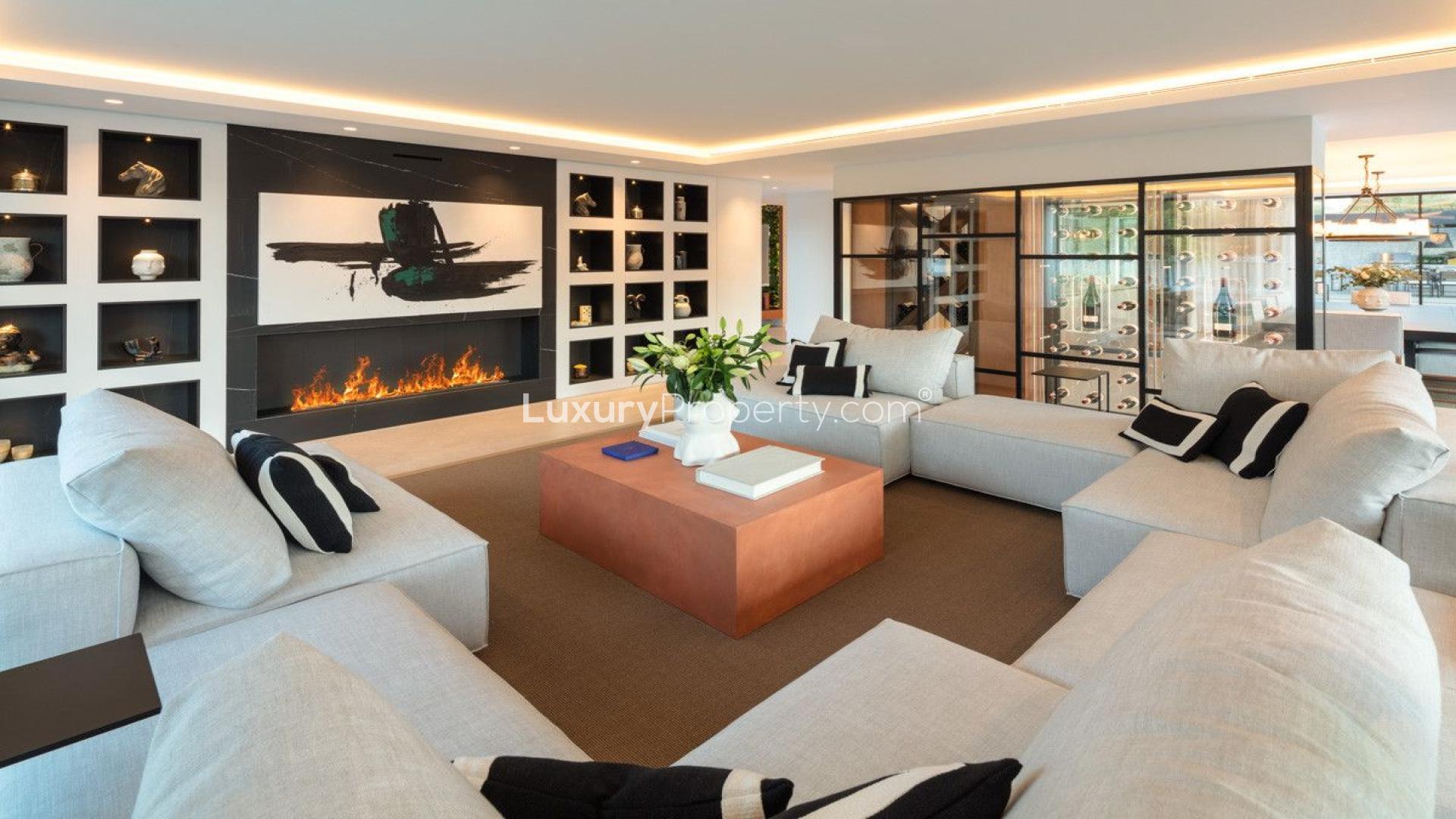 Luxurious 5-bedroom golf villa with pool, Las Brisas, Marbella at sunset