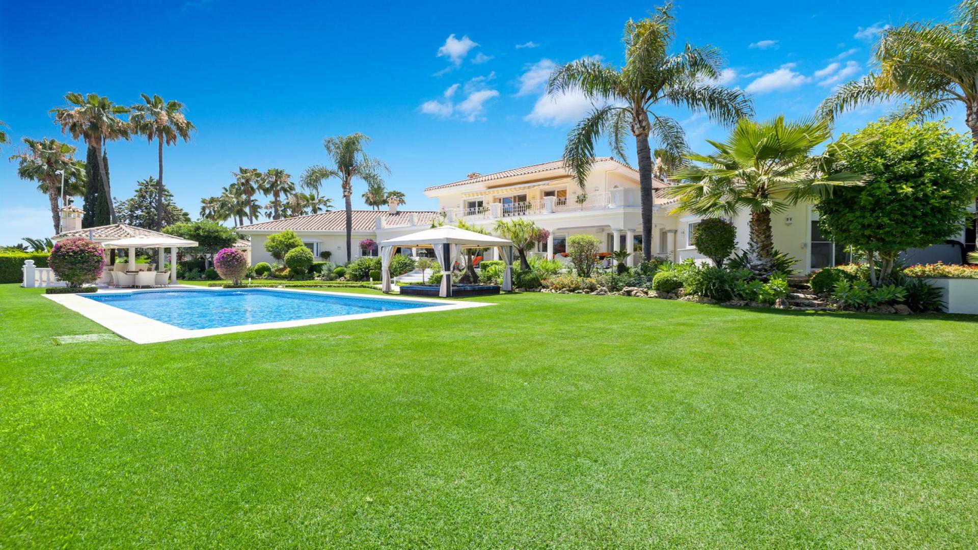 Luxury Nueva Andalucía villa with pool and garden, Marbella real estate for sale