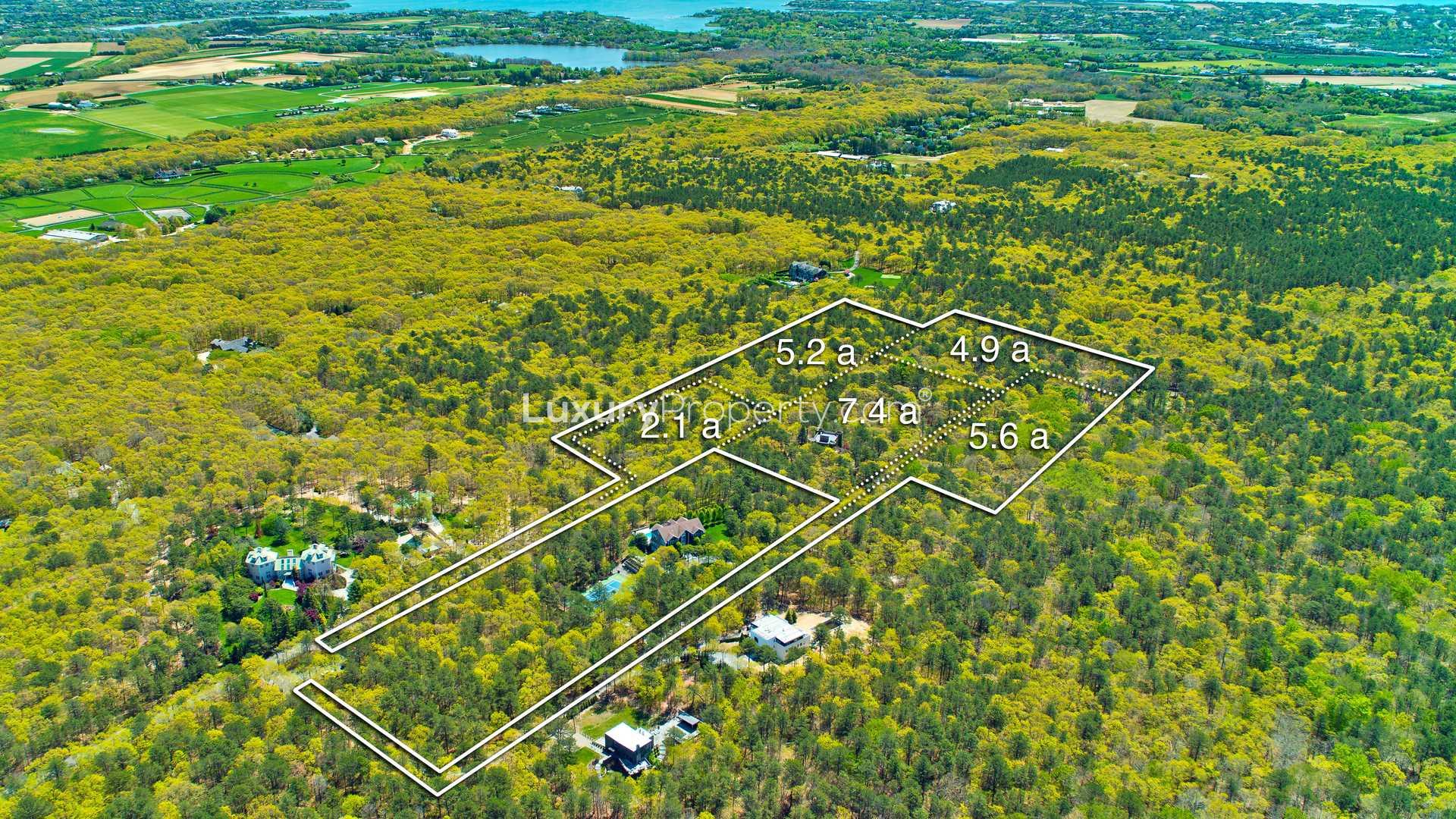Aerial view of 19-acre land plot at 93 Castle Hill Court, Hamptons, Southampton