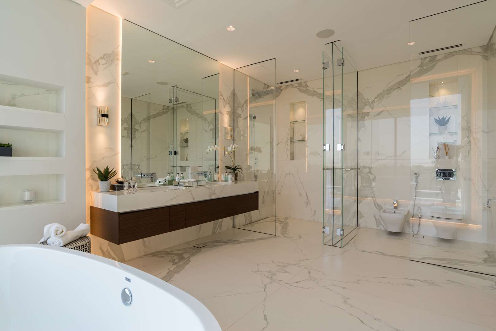 Luxurious villa walk-in closet in Hillside, Jumeirah Golf Estates, studio for sale