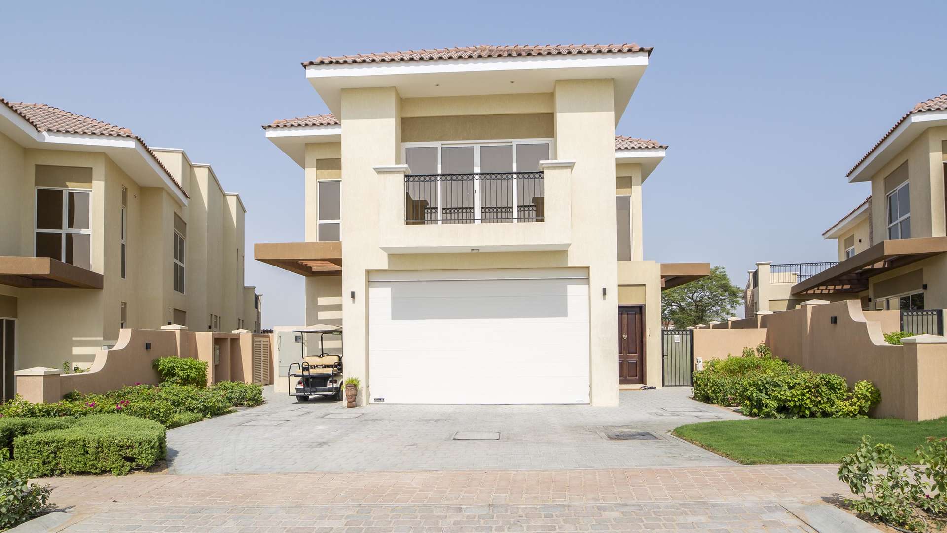 Five-bedroom villa exterior in Sienna Views, Jumeirah Golf Estates, rent-to-own opportunity